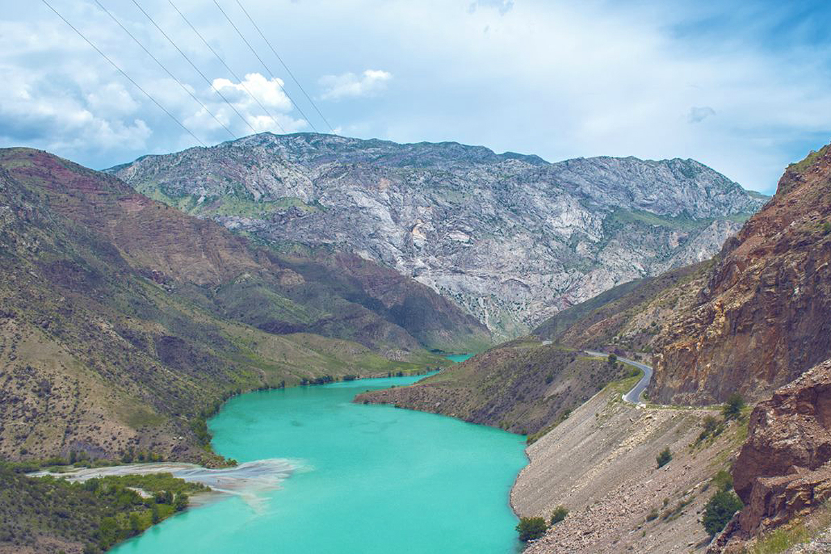Нарын киргизия. Река Нарын в Киргизии. Нарынский каньон Киргизия. Киргизия горы Нарына. Ущелья Нарын.