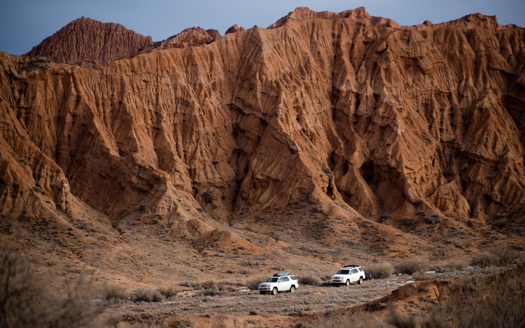 Off-Road at Mars Canyon, Winter Kyrgyzstan