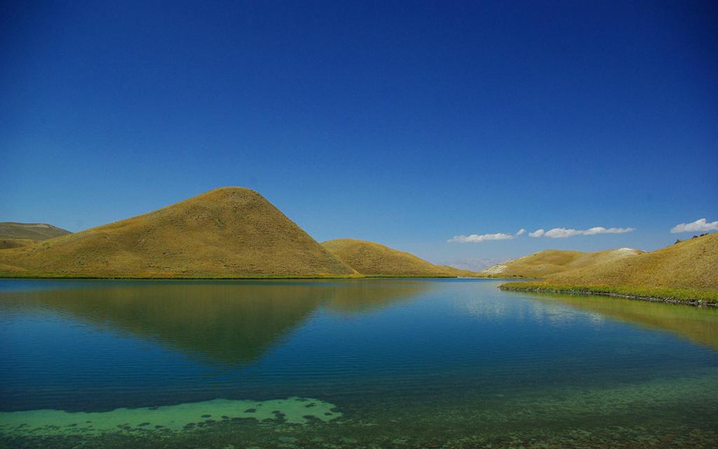 Tulpar-Kol Lake